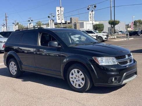 Used 2019 Dodge Journey SE w/ Connectivity Group FWD image 8