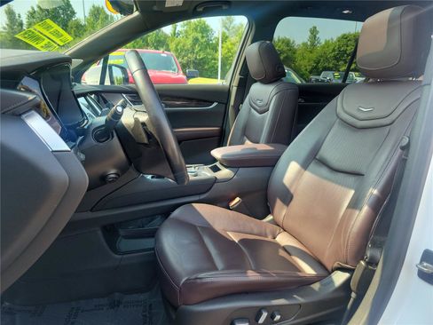 Used 2024 Cadillac XT6 Premium Luxury w/ Technology Package AWD/4WD image 18
