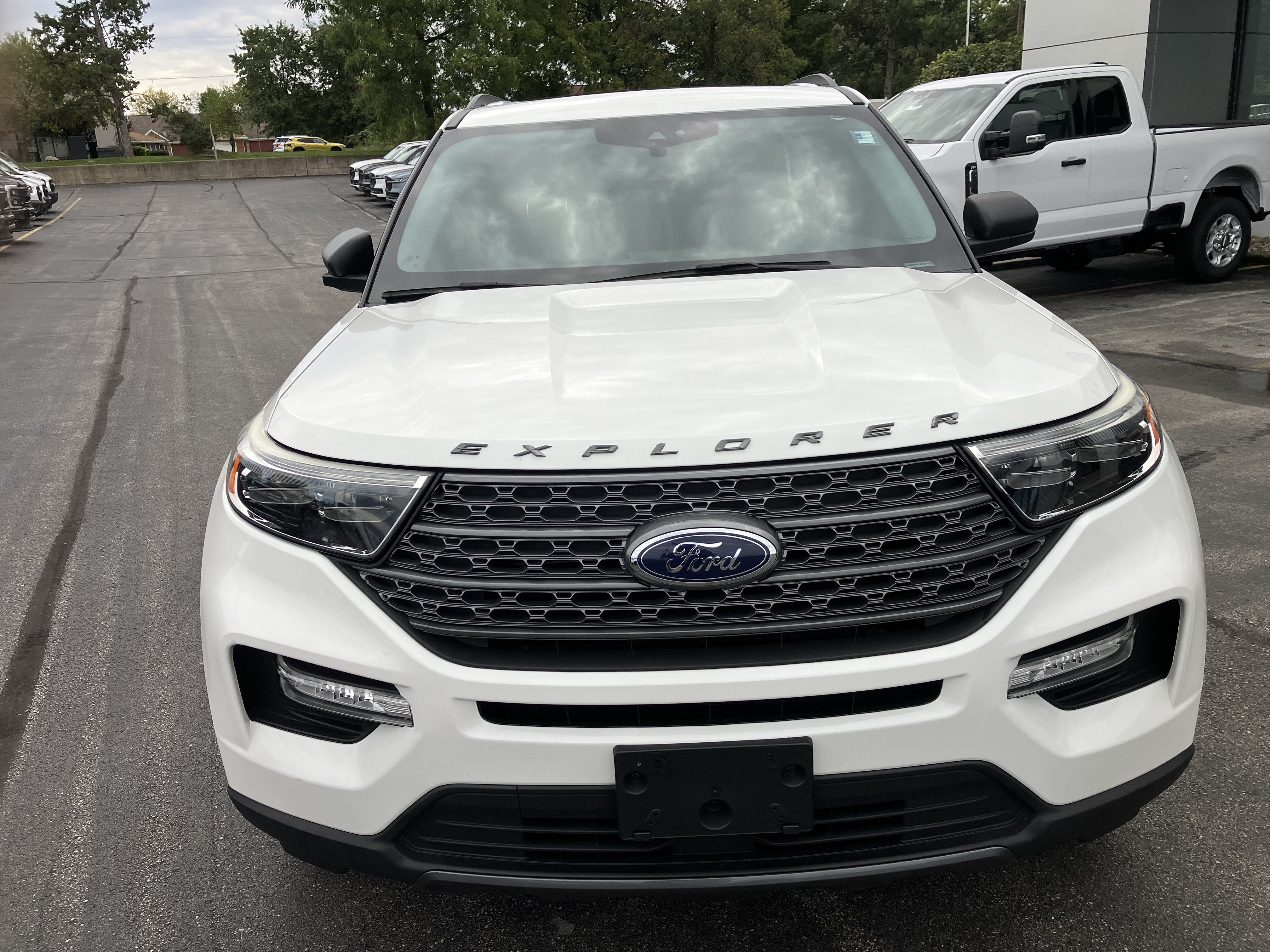 Used 2021 Ford Explorer XLT w/ Equipment Group 202A AWD/4WD image 2