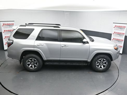 Used 2024 Toyota 4Runner TRD Off-Road AWD/4WD image 32