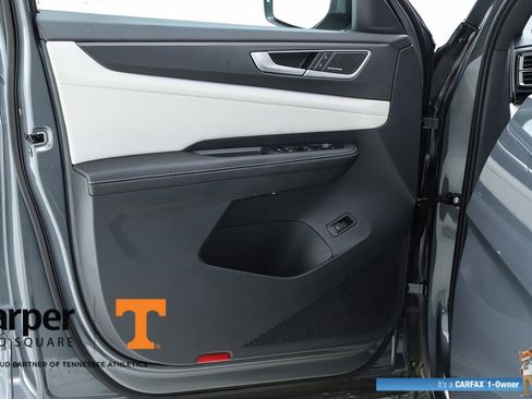 Used 2025 Volkswagen Atlas Cross Sport SEL Premium R-Line image 18