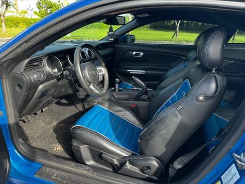 Used 2019 Ford Mustang Coupe RWD image 12
