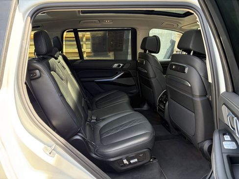 Used 2026 BMW X7 xDrive40i AWD/4WD image 16