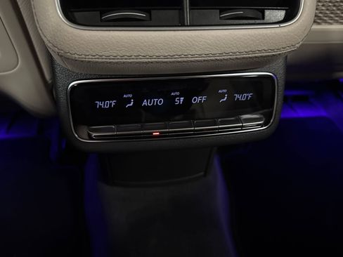 Used 2020 Mercedes-Benz GLS 580 4MATIC image 25