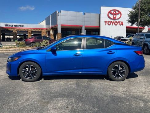 Used 2024 Nissan Sentra SV FWD image 8