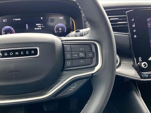 Used 2023 Jeep Wagoneer Series II image 13