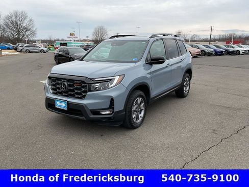 Used 2023 Honda Passport TrailSport image 2
