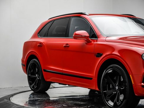 Used 2019 Bentley Bentayga image 22
