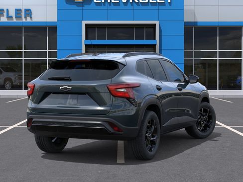 New 2026 Chevrolet Trax LT w/ Driver Confidence Package FWD image 4