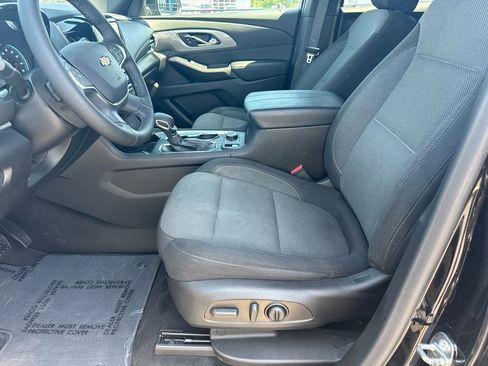 Used 2023 Chevrolet Traverse LT image 10