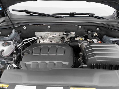 Used 2024 Volkswagen Atlas Cross Sport SE image 32