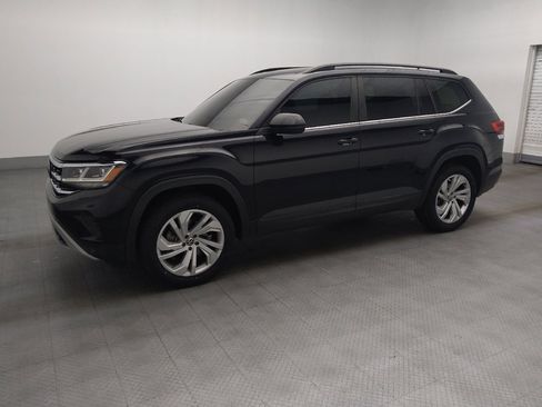 Used 2021 Volkswagen Atlas SE w/ Panoramic Sunroof Package FWD image 2