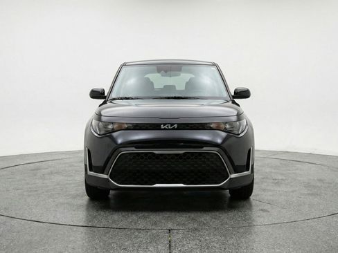 Used 2025 Kia Soul LX w/ LX Technology Package FWD image 2