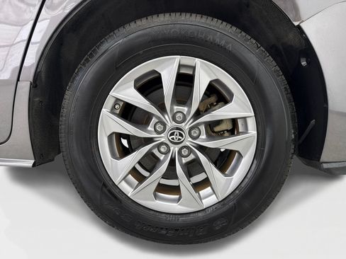 Used 2021 Toyota Sienna LE FWD image 49