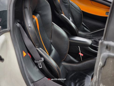 Used 2016 McLaren 570S Coupe RWD image 21
