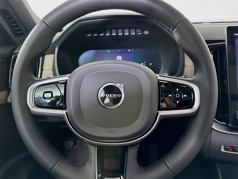 Used 2026 Volvo XC90 B6 Plus w/ Protection Package Premier image 18