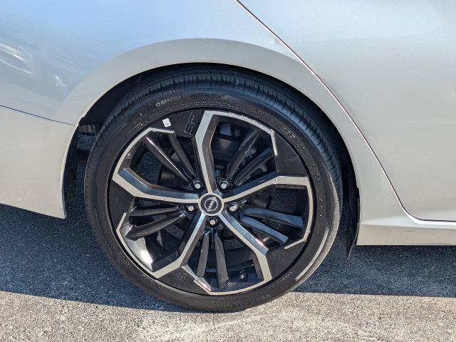 Used 2024 Nissan Altima 2.5 SR FWD image 11