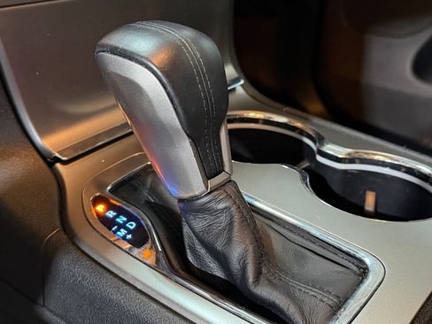 Used 2017 Jeep Grand Cherokee Altitude RWD image 16