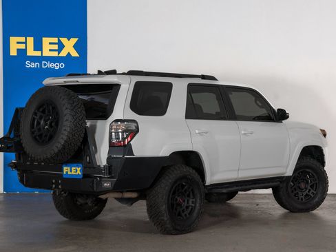 Used 2019 Toyota 4Runner TRD Off-Road Premium AWD/4WD image 5