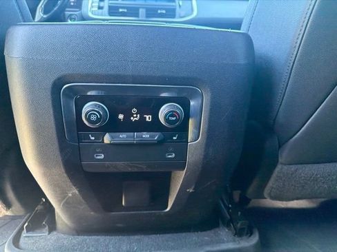 Used 2022 Chevrolet Tahoe LT w/ Luxury Package AWD/4WD image 17