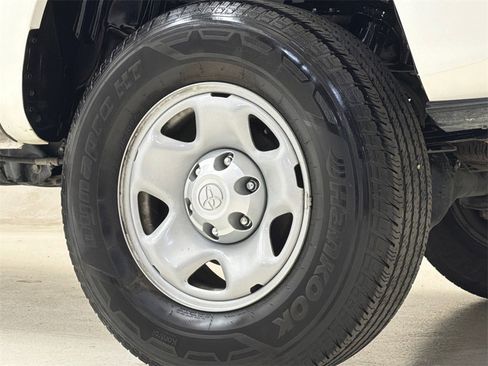 Used 2022 Toyota Tacoma SR image 9