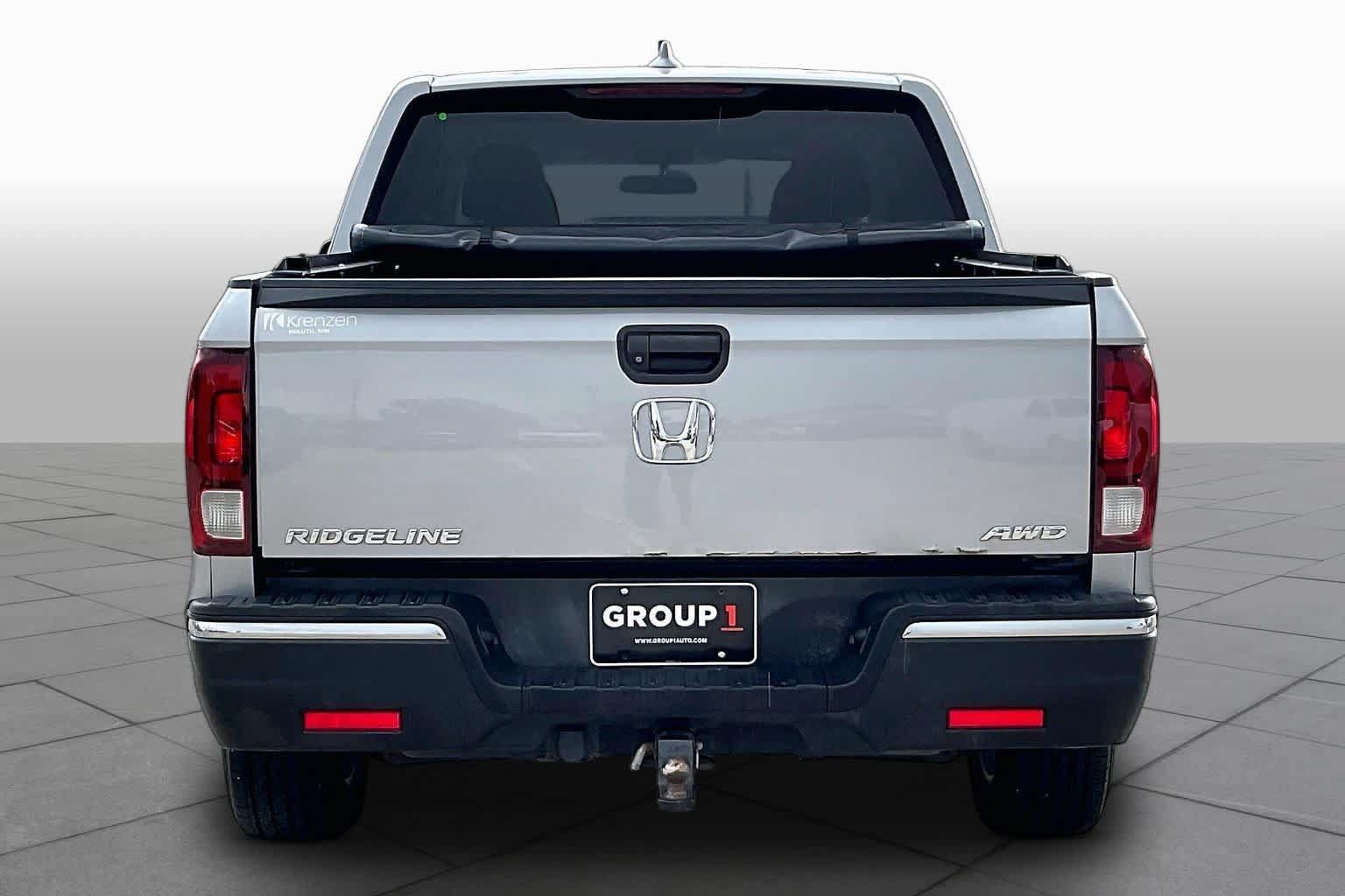 Used 2017 Honda Ridgeline RT image 4