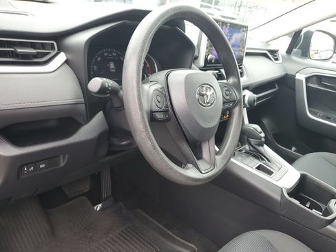 Certified 2023 Toyota RAV4 LE AWD/4WD image 19