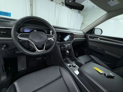 Used 2022 Volkswagen Atlas SE image 3