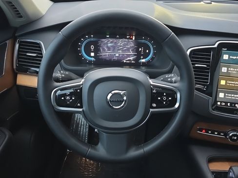 Certified 2024 Volvo XC90 B6 Plus w/ Protection Package Premier image 14