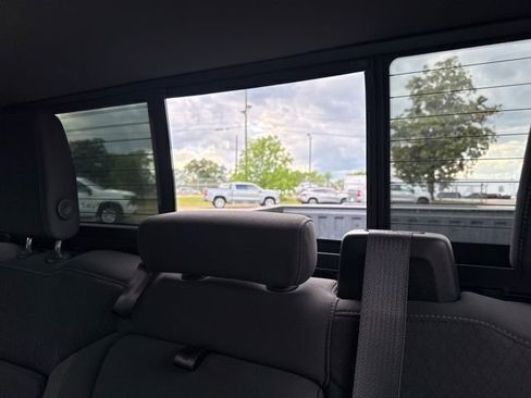 Used 2021 Chevrolet Silverado 1500 LT Trail Boss w/ Convenience Package II AWD/4WD image 16