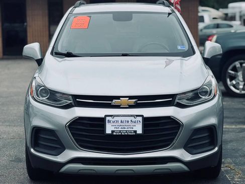 Used 2021 Chevrolet Trax LT FWD image 9