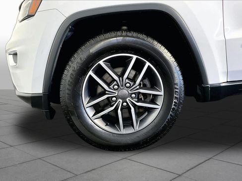 Used 2019 Jeep Grand Cherokee Limited w/ Luxury Group II AWD/4WD image 11