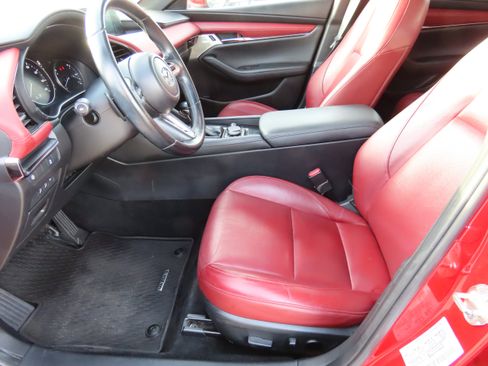 Used 2019 MAZDA MAZDA3 Hatchback w/ Premium Package image 38