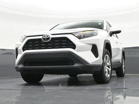 Used 2022 Toyota RAV4 LE AWD/4WD image 31