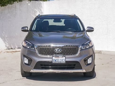 Used 2018 Kia Sorento SX image 2