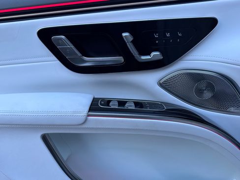 New 2025 Mercedes-Benz Maybach EQS 680 4MATIC image 11