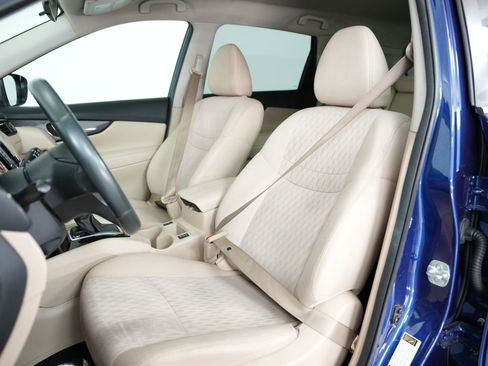 Used 2018 Nissan Rogue SV image 44