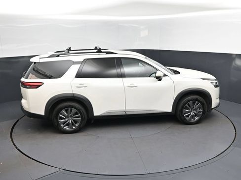 Used 2022 Nissan Pathfinder SV FWD image 35