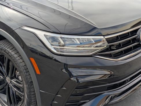 Used 2022 Volkswagen Tiguan SE R-Line AWD/4WD image 11