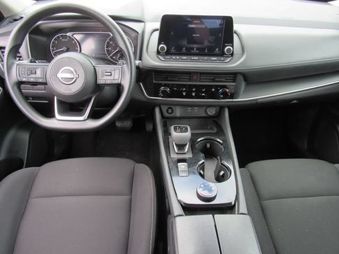 Used 2024 Nissan Rogue S AWD/4WD image 17