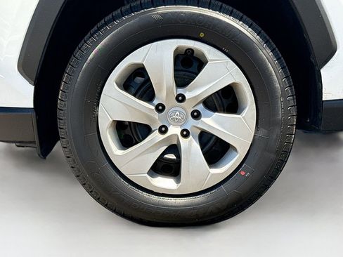 Certified 2022 Toyota RAV4 LE FWD image 29