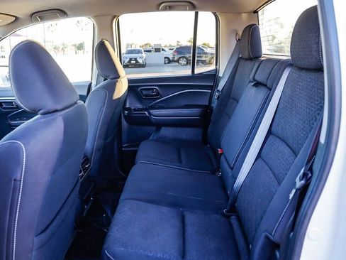 Used 2025 Honda Ridgeline Sport image 19