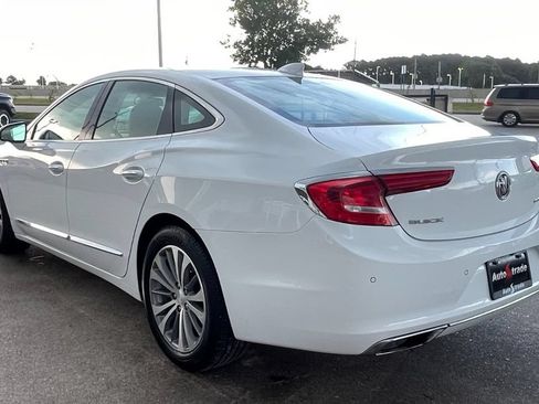 Used 2017 Buick LaCrosse Essence FWD image 3