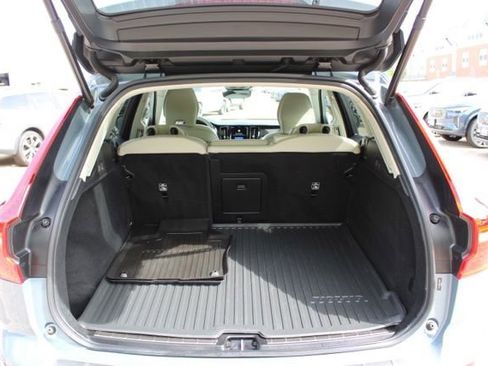 Certified 2023 Volvo XC60 B5 Plus AWD/4WD image 23