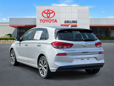 Used 2019 Hyundai Elantra GT FWD image 4