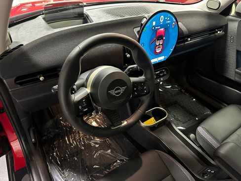 Used 2025 MINI Cooper S FWD image 8