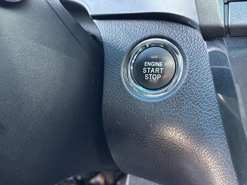 Used 2016 Toyota Sienna SE image 24
