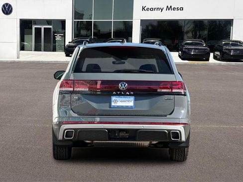 New 2025 Volkswagen Atlas Peak Edition SE image 5