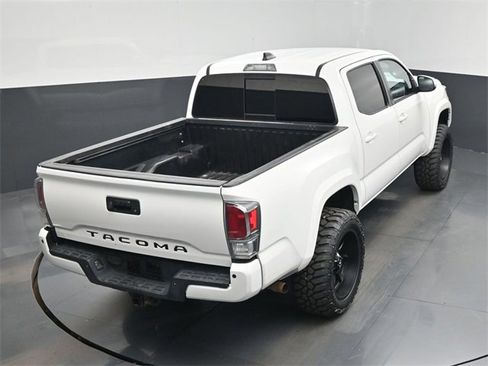 Used 2020 Toyota Tacoma TRD Off-Road image 39