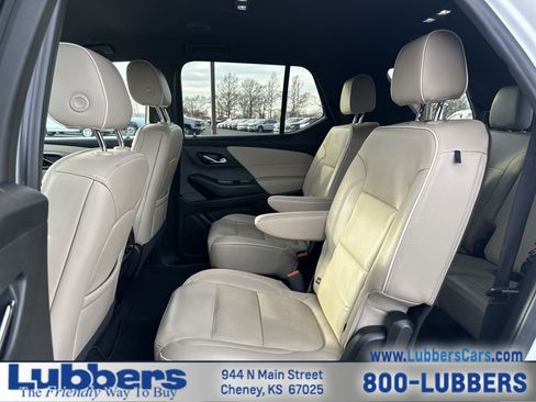 Used 2022 Chevrolet Traverse Premier image 20